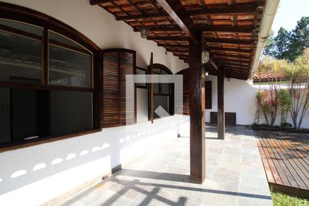 Casa de condomínio à venda com 230m², 4 quartos e 6 vagasVaranda