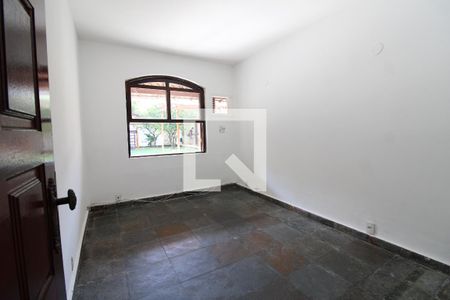 Casa de condomínio à venda com 230m², 4 quartos e 6 vagasQuarto 2