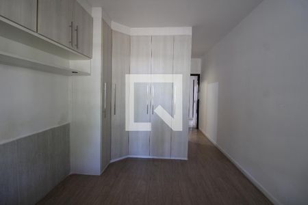 Casa de condomínio à venda com 230m², 4 quartos e 6 vagasQuarto 4 - Suíte