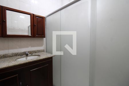 Casa de condomínio à venda com 230m², 4 quartos e 6 vagasBanheiro Social
