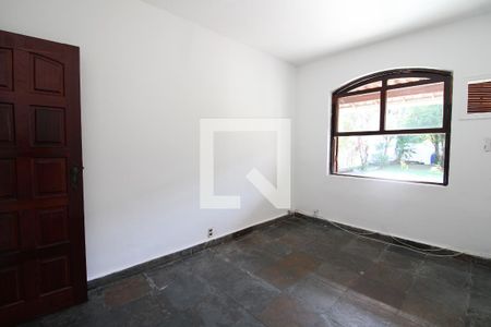 Casa de condomínio à venda com 230m², 4 quartos e 6 vagasQuarto 2