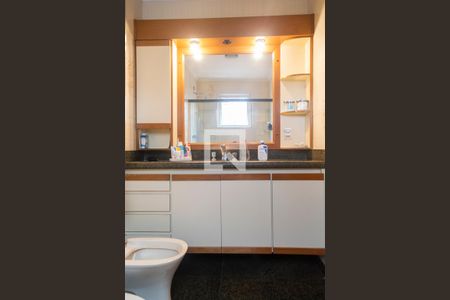 Apartamento à venda com 152m², 3 quartos e 2 vagasBanheiro quarto 1