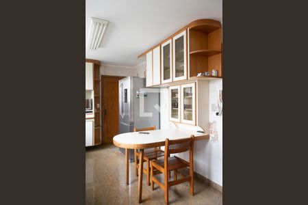 Apartamento à venda com 152m², 3 quartos e 2 vagasCozinha