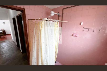 Casa à venda com 500m², 3 quartos e 2 vagasBanheiro 