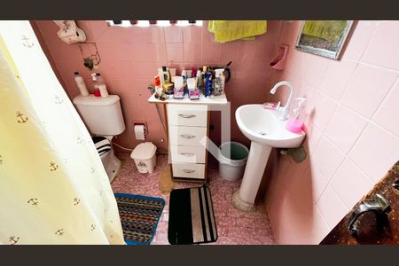 Casa à venda com 500m², 3 quartos e 2 vagasBanheiro 