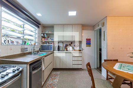 Casa à venda com 200m², 3 quartos e 2 vagas Casa à venda com 200m², 3 quartos e 2 vagasCozinha