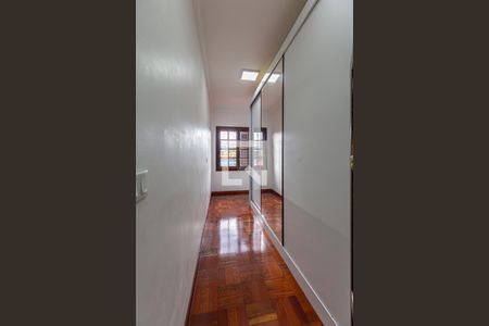 Casa à venda com 200m², 3 quartos e 2 vagas Casa à venda com 200m², 3 quartos e 2 vagasCloset da Suite