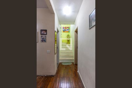 Casa à venda com 200m², 3 quartos e 2 vagas Casa à venda com 200m², 3 quartos e 2 vagasCorredor