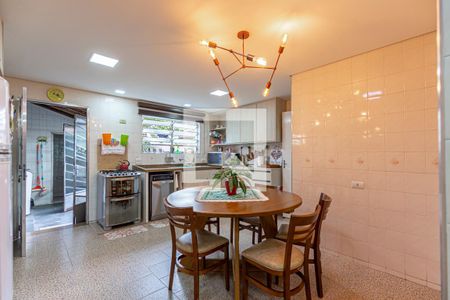 Casa à venda com 200m², 3 quartos e 2 vagas Casa à venda com 200m², 3 quartos e 2 vagasCozinha