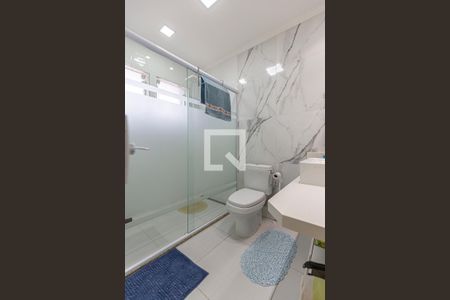 Casa à venda com 200m², 3 quartos e 2 vagas Casa à venda com 200m², 3 quartos e 2 vagasBanheiro