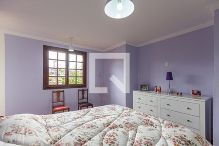 Casa à venda com 200m², 3 quartos e 2 vagas Casa à venda com 200m², 3 quartos e 2 vagasSuite