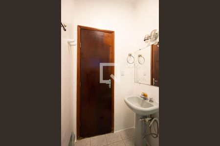 Casa à venda com 144m², 3 quartos e 2 vagasBanheiro 