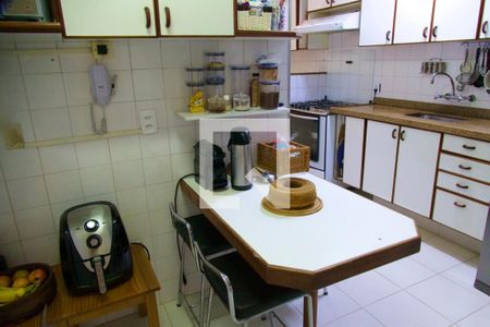 Apartamento à venda com 90m², 3 quartos e 1 vagaCopa / Cozinha 