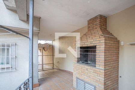 Casa à venda com 270m², 4 quartos e 3 vagas Casa à venda com 270m², 4 quartos e 3 vagasQuintal