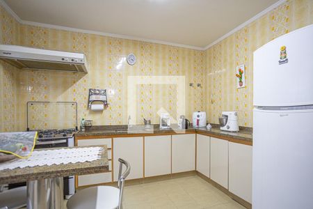 Casa à venda com 270m², 4 quartos e 3 vagas Casa à venda com 270m², 4 quartos e 3 vagasCozinha