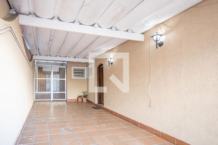 Casa à venda com 270m², 4 quartos e 3 vagas Casa à venda com 270m², 4 quartos e 3 vagasGaragem