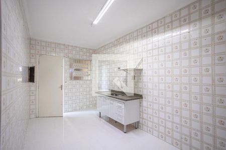 Casa à venda com 270m², 4 quartos e 3 vagas Casa à venda com 270m², 4 quartos e 3 vagasCozinha - Edícula