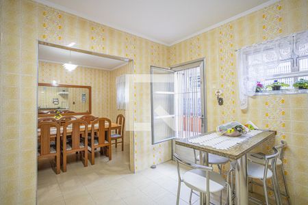 Casa à venda com 270m², 4 quartos e 3 vagas Casa à venda com 270m², 4 quartos e 3 vagasCozinha