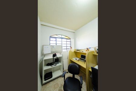 Quarto 2 de casa à venda com 4 quartos, 420m² em João Pinheiro, Belo Horizonte