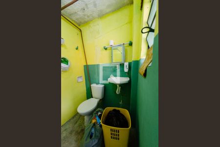 Casa à venda com 420m², 4 quartos e 5 vagasBanheiro de serviço