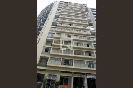 Studio à venda com 32m², 1 quarto e sem vaga Studio à venda com 32m², 1 quarto e sem vagaFachada