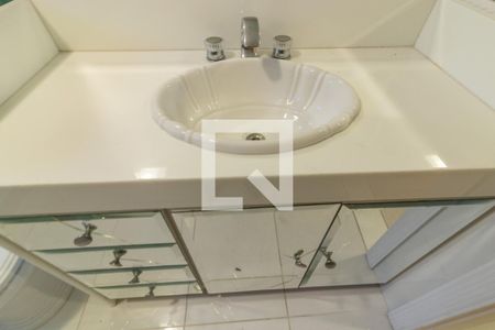 Casa de condomínio à venda com 600m², 6 quartos e 4 vagas Casa de condomínio à venda com 600m², 6 quartos e 4 vagasSuíte 2 - Banheiro