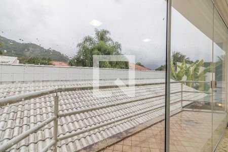 Casa de condomínio à venda com 600m², 6 quartos e 4 vagas Casa de condomínio à venda com 600m², 6 quartos e 4 vagasSuíte 1 - Sacada