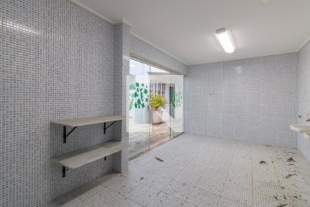 Casa de condomínio à venda com 600m², 6 quartos e 4 vagas Casa de condomínio à venda com 600m², 6 quartos e 4 vagasCasa Anexa (Área de Serviço)