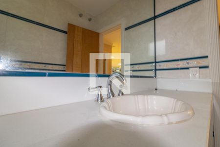 Casa de condomínio à venda com 600m², 6 quartos e 4 vagas Casa de condomínio à venda com 600m², 6 quartos e 4 vagasLavabo