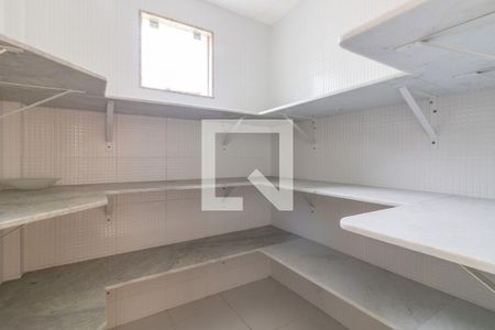 Casa de condomínio à venda com 600m², 6 quartos e 4 vagas Casa de condomínio à venda com 600m², 6 quartos e 4 vagasCozinha - Despensa