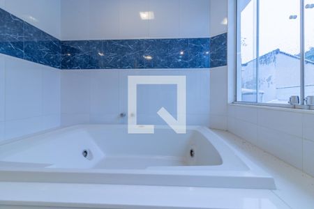 Casa de condomínio à venda com 600m², 6 quartos e 4 vagas Casa de condomínio à venda com 600m², 6 quartos e 4 vagasSuíte 3 - Banheiro