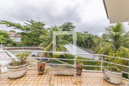 Casa de condomínio à venda com 600m², 6 quartos e 4 vagas Casa de condomínio à venda com 600m², 6 quartos e 4 vagasSuíte 3 - Varanda