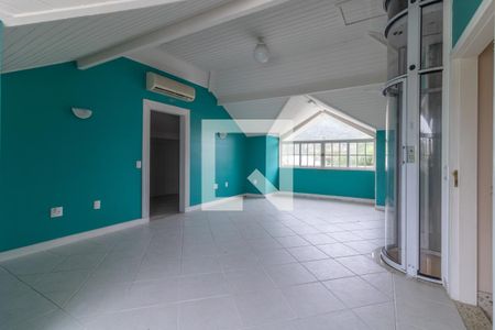 Casa de condomínio à venda com 600m², 6 quartos e 4 vagas Casa de condomínio à venda com 600m², 6 quartos e 4 vagasSalão