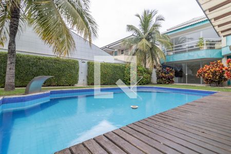 Casa de condomínio à venda com 600m², 6 quartos e 4 vagas Casa de condomínio à venda com 600m², 6 quartos e 4 vagasÁrea externa - Piscina