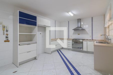 Casa de condomínio à venda com 600m², 6 quartos e 4 vagas Casa de condomínio à venda com 600m², 6 quartos e 4 vagasCozinha