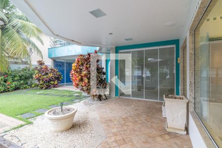 Casa de condomínio à venda com 600m², 6 quartos e 4 vagas Casa de condomínio à venda com 600m², 6 quartos e 4 vagasÁrea externa