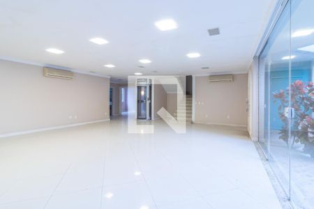 Sala de casa de condomínio à venda com 6 quartos, 600m² em Recreio dos Bandeirantes, Rio de Janeiro