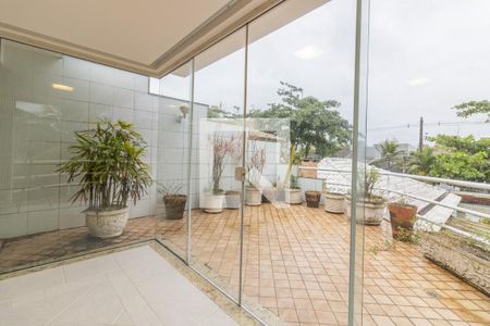 Casa de condomínio à venda com 600m², 6 quartos e 4 vagas Casa de condomínio à venda com 600m², 6 quartos e 4 vagasSuíte 3 - Varanda