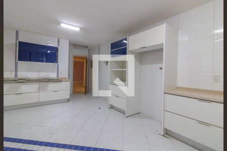 Casa de condomínio à venda com 600m², 6 quartos e 4 vagas Casa de condomínio à venda com 600m², 6 quartos e 4 vagasCozinha