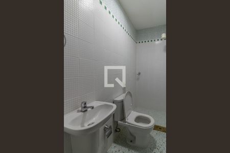 Casa de condomínio à venda com 600m², 6 quartos e 4 vagas Casa de condomínio à venda com 600m², 6 quartos e 4 vagasSuíte 4 - Banheiro