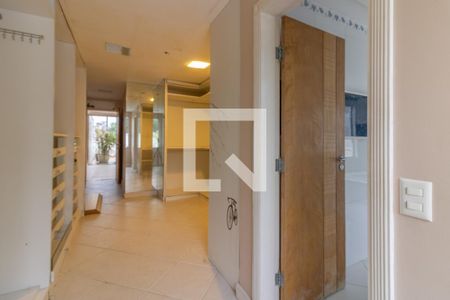 Casa de condomínio à venda com 600m², 6 quartos e 4 vagas Casa de condomínio à venda com 600m², 6 quartos e 4 vagasSuíte 3 - Closet