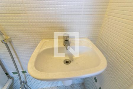 Casa de condomínio à venda com 600m², 6 quartos e 4 vagas Casa de condomínio à venda com 600m², 6 quartos e 4 vagasÁrea externa - Banheiro