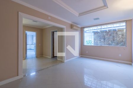 Casa de condomínio à venda com 600m², 6 quartos e 4 vagas Casa de condomínio à venda com 600m², 6 quartos e 4 vagasSala