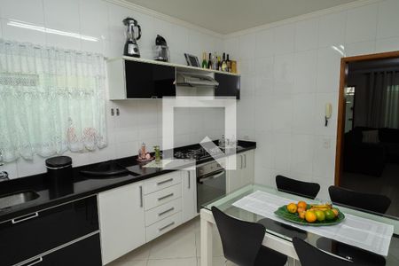 Casa à venda com 164m², 3 quartos e 2 vagasCozinha