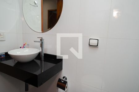 Casa à venda com 164m², 3 quartos e 2 vagasBanheiro Social