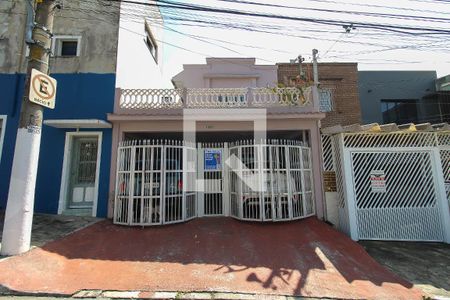 Casa à venda com 290m², 3 quartos e 2 vagas Casa à venda com 290m², 3 quartos e 2 vagasFachada