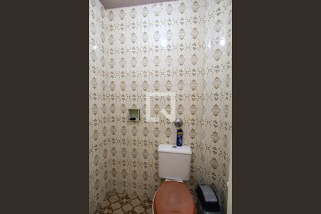 Casa à venda com 290m², 3 quartos e 2 vagas Casa à venda com 290m², 3 quartos e 2 vagasBanheiro de serviço