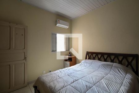 Casa à venda com 290m², 3 quartos e 2 vagas Casa à venda com 290m², 3 quartos e 2 vagasQuarto 2