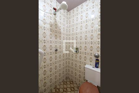 Casa à venda com 290m², 3 quartos e 2 vagas Casa à venda com 290m², 3 quartos e 2 vagasBanheiro de serviço