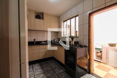 Casa à venda com 290m², 3 quartos e 2 vagas Casa à venda com 290m², 3 quartos e 2 vagasCozinha